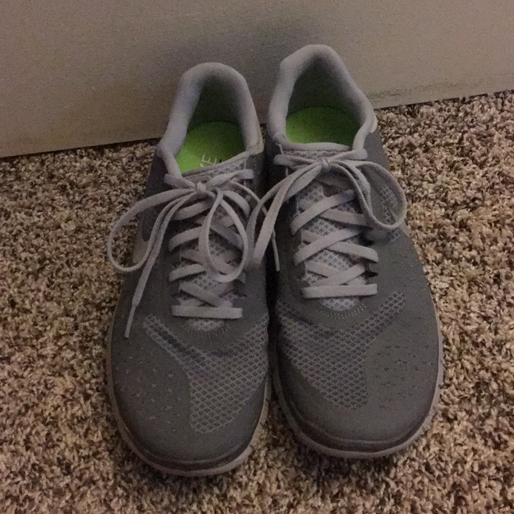 NIKE Free 4.0 V2